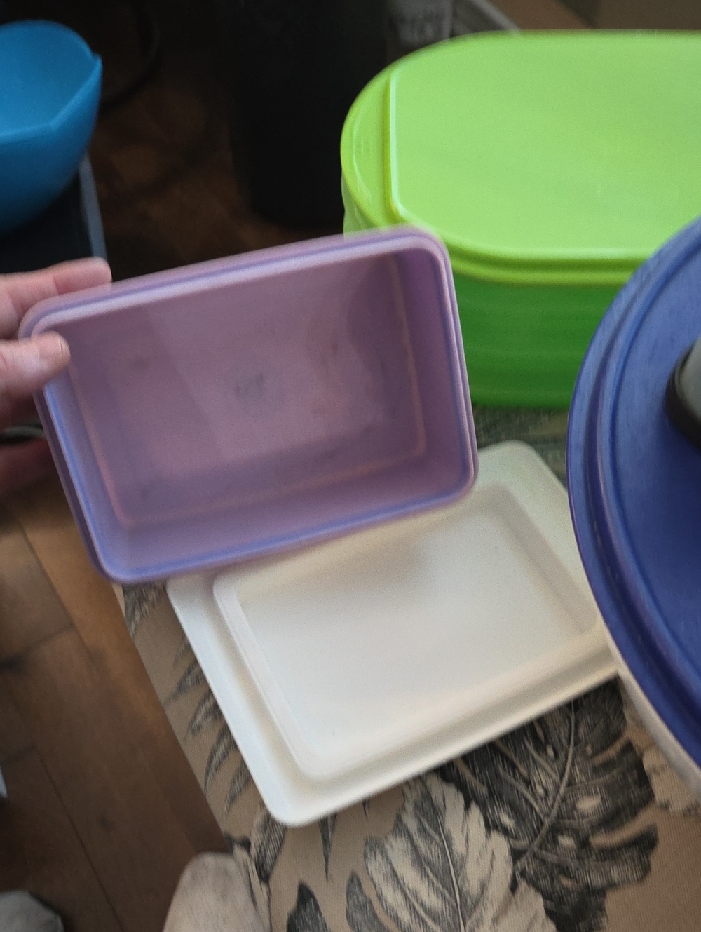 Tupperware Lot - Picture 5 of 5